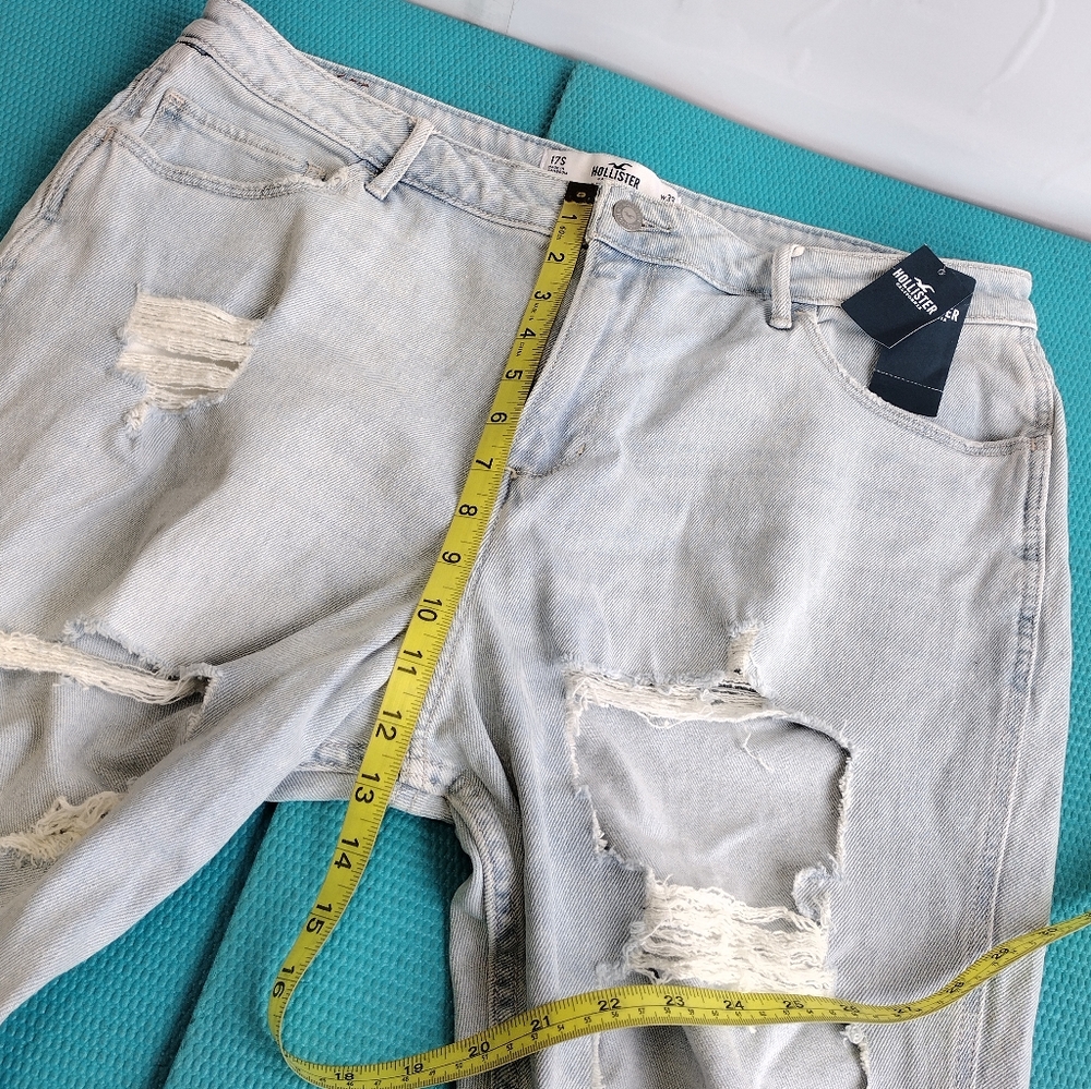NWT Hollister Curvy High Rise Crop Mom Jeans Ripped Vintage - Size 17 S - Picture 5 of 10